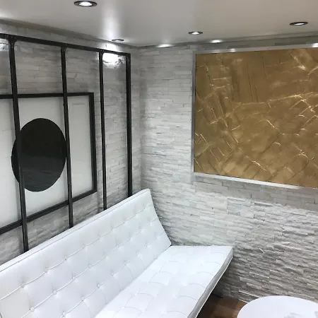Superbe Triplex Au Coeur De Montorgueil Paris