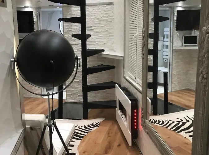 Apartment Superbe Triplex Au Coeur De Montorgueil *
